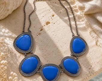 Vintage 80s 90s Blue Statement Necklace, Coastal Boho Statement Jewelry, Bold Resin Stone Collar, Resort Style Vintage