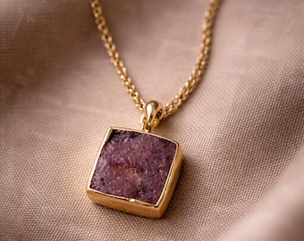 Handmade Raw Garnet Pendant Necklace – 14K Gold Square Setting, January Birthstone, Minimalist Luxury