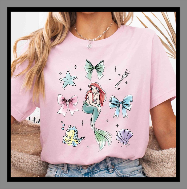 Lazo de coqueta Ariel Disney / Tendencia divertida y linda / Conjunto a juego / Sudadera con capucha unisex / Camiseta para niños / Mameluco para bebé / Estampado DTF premium / Regalo / NA489 imagen 1