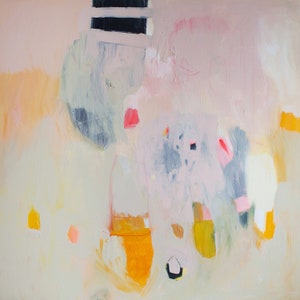 Può includere: Dipinto astratto con uno sfondo chiaro e varie forme e colori, tra cui giallo, arancione, rosa, rosso, nero e grigio.