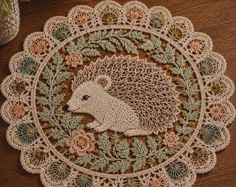 Gehaakt kleedje met kant egel pdf, vintage tafelkleed bos, bloemen woondecoratie