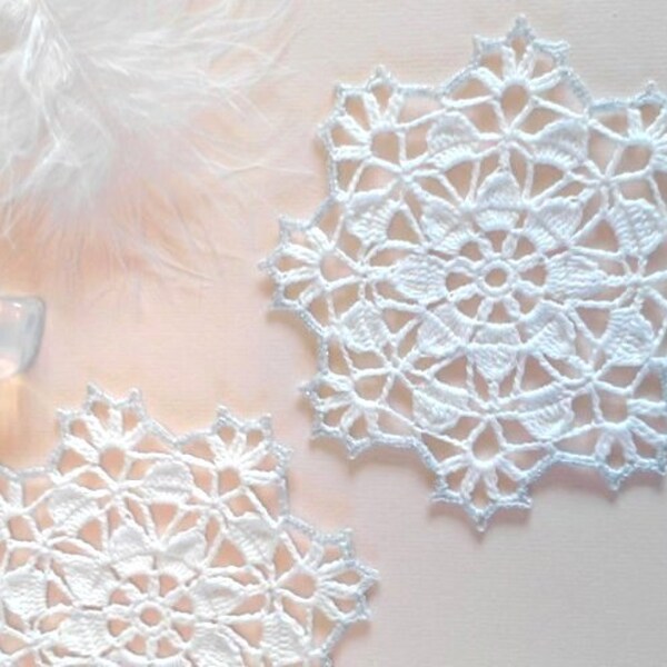 White cotton doilies, crochet lace coasters- set of 4 - beautiful home decor, rustic style