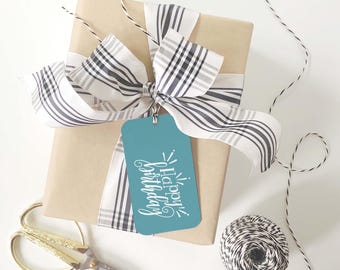 Etiquetas de regalo de cumpleaños, juego de 6. Azul, Feliz cumpleaños, preencordadas para regalar.