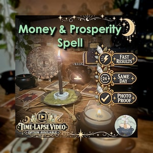 Puede incluir: Una vela negra en un soporte blanco sobre un plato metálico con hierbas verdes, rodeada de cartas de tarot, un pequeño caldero negro y un disco de madera con un árbol. Texto: Money & Prosperity Spell, Fast Results, Same Day, Photo Proof, Time-Lapse Video.