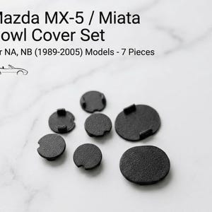 Könnte beinhalten: Schwarzes Abdeckungs-Set für Mazda MX-5 / Miata NA, NB (1989-2005) Modelle. Das Set besteht aus sieben Teilen. Der Text auf dem Bild lautet "Mazda MX-5 / Miata Cowl Cover Set" und "For NA, NB (1989-2005) Models - 7 Pieces."