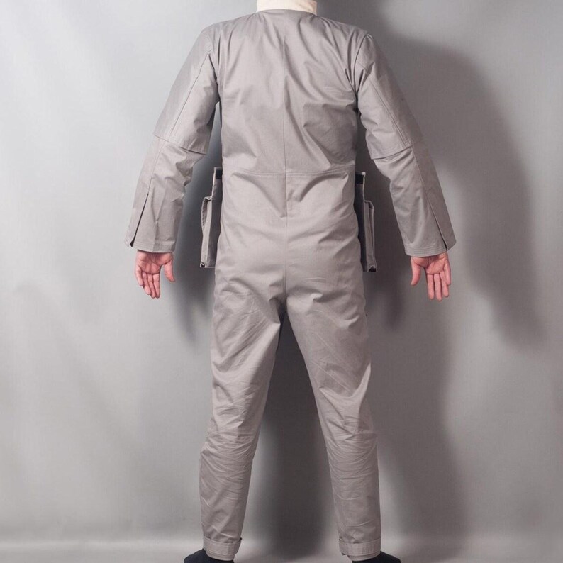 Puede incluir: Un juego de tres cuencos de cer&aacute;mica anidados en tonos azules, verdes y blancos. Los cuencos presentan un esmalte moteado y un dise&ntilde;o sencillo. El cuenco m&aacute;s grande mide aproximadamente 15 cm de di&aacute;metro.