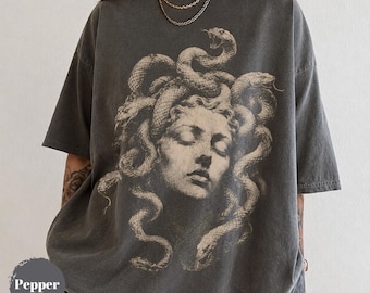 Maglietta Medusa, maglietta vintage mitologia greca, maglietta unisex con grafica gotica della dea serpente, regalo dark academia, top per amanti della mitologia