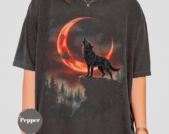 Howling Wolf Shirt, Blood Moon Tee, Vintage Graphic Tee, Grunge Forest Animal, Gothic Nature Top, Celestial Wildlife, 90s Retro Wolf Tshirt
