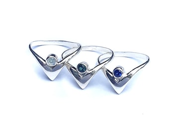 Focus rings, gemstone ring, silver ring, v shaped ring