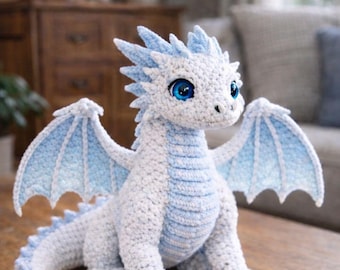 Schema PDF per drago di ghiaccio all'uncinetto, schema drago amigurumi, peluche drago fantasy, tutorial drago all'uncinetto, drago amigurumi fai da te,