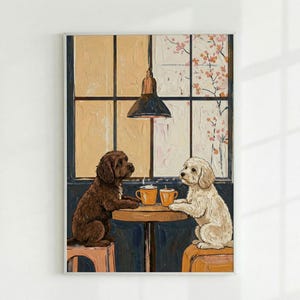 Könnte beinhalten: Ein künstlerisches Gemälde zeigt zwei Hunde an einem Cafétisch, jeder mit einer Tasse. Die Hunde sind dunkelbraun und cremefarben. Der Hintergrund zeigt ein Fenster mit floralem Design und eine Hängelampe.