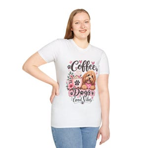 Camiseta para amantes del café con diseño de Cockapoo / Regalo para mamás de perros, camiseta con estampado floral de huellas de patas