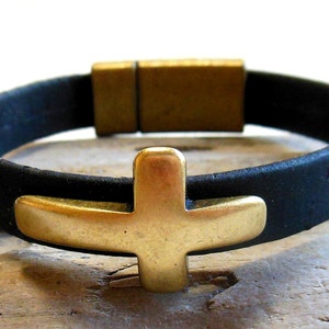 Black cork cross bracelet, Portuguese cork in black with antique brass cross and magnetic clasp, unisex bracelet, waterproof and vegan image 5