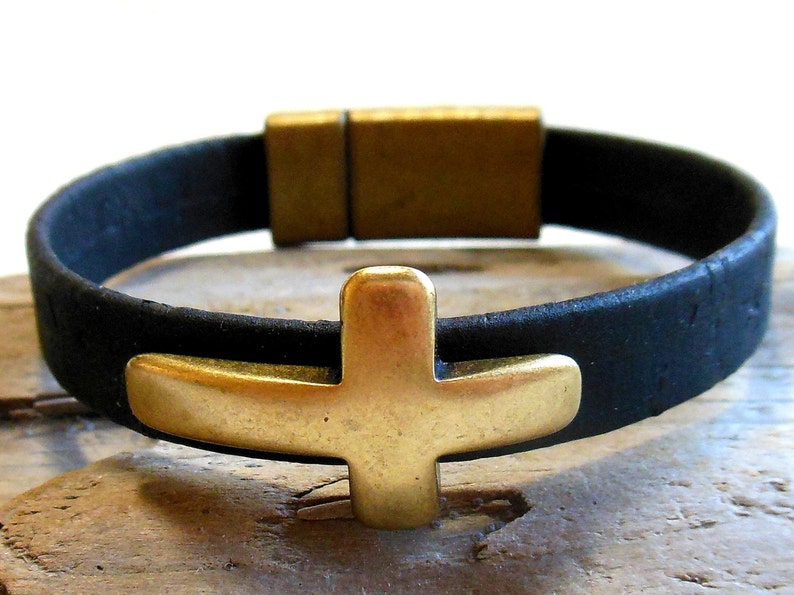 Black cork cross bracelet, Portuguese cork in black with antique brass cross and magnetic clasp, unisex bracelet, waterproof and vegan image 5