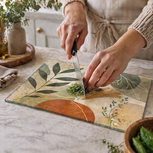 Protector de encimera de vidrio templado orgánico con diseño terroso, tabla de preparación de cocina botánica de 8x12 pulgadas.