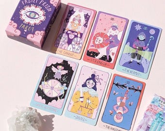 Baraja de Tarot Pastel Prism / Juego de 78 cartas / Rosa suave y azul cielo / Cartas de adivinación estéticas / 10,4 x 6 cm / Regalo espiritual