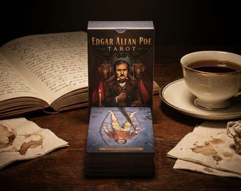 Baraja de Tarot de Edgar Allan Poe / 78 cartas ilustradas inspiradas en los cuentos oscuros de Poe / Cartulina premium con doble relieve / Cartas de Tarot Gótico