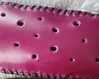 Cinturón de tejido de cuero morado mediano