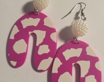 Fun Acrylic Purple and White U-Shaped Pendant Earrings, Irregular Patterned Earrings, Bright Purple Earrings, Resin Horseshoe Earrings