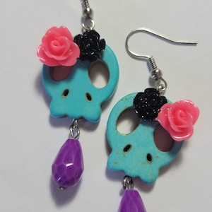 Blue Skull Earrings, Day of the Dead Earrings, Roses, Skulls, Gift, Dia De Los Muertos, Crystals, Crystal Earrings, Skull Face, Pink Roses