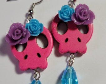 Skull Earrings, Dangle Earrings, Skull Dangle Earrings, Gift, Jewelry, Day of the Dead, Spooky Earrings, Halloween, Skeleton, Howlite