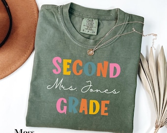 Personlig skjorta för lärare i andra klass, Comfort Colors®-t-shirt med namn på lärare, gåva till skolan, t-shirt för lärare i grundskolan