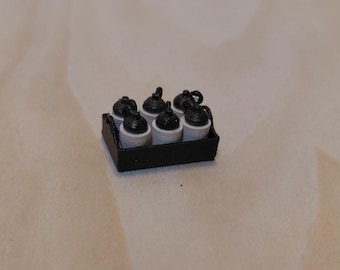 1/24th Scale Moonshine jugs w/ crate