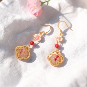 Pendientes de flor de nenúfar rosa, nudo chino infinito dorado, regalo nupcial Hanfu, joyería de amor eterno para ella.