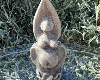 Venus Statue Figurine – Goddess of Fertility, Roman Decor, Pagan Altar Sculpture