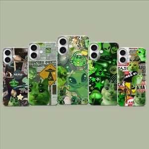 Può includere: Una collezione di cinque custodie per telefoni con design unici. Le custodie presentano grafiche a tema alieni e gatti in tonalità di verde, nero e bianco. Alcune custodie hanno testo come "NERD" e "AREA 51".