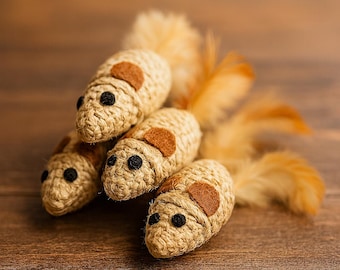 Handmade Sisal Mouse Cat Toy with Feather Tail – Interactive Kitten Chew Toy, Natural Indoor Cat Play Gift for Cats