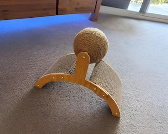 Rascador para gatos con bola de sisal natural – Juguete de madera ecológico para gatitos, juego interactivo en interiores y cuidado de las garras.