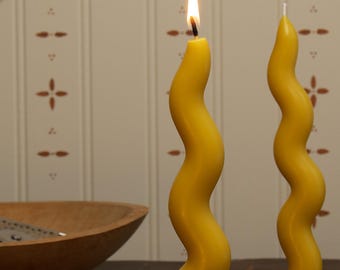 Candele ondulate in cera d'api