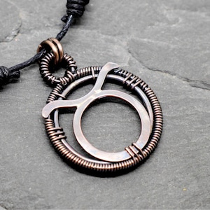 Naszyjnik zodiaku Byk drut owinięty oksydowaną miedzią