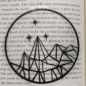 ACOTAR Bookmark: Ilyrian Mountains (Round Shaped) ACOTAR - SJM - Clear and Black vinyl