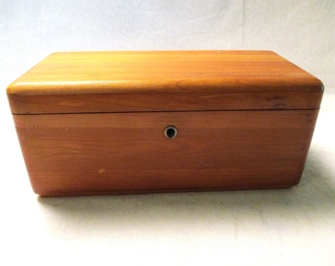 Lane Miniature Cedar Chest Vintage 1950s Perlmutter Furniture Co., No