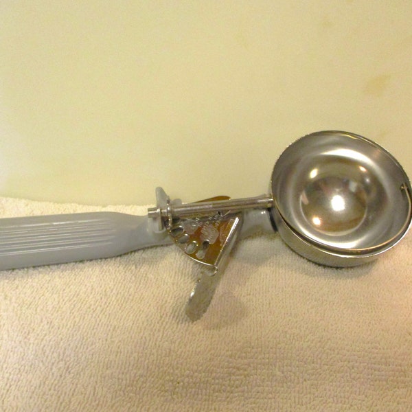 Vollrath Ice Cream Scoop Vintage 1950s Soda Fountain Style Scoop, Disher Scoop