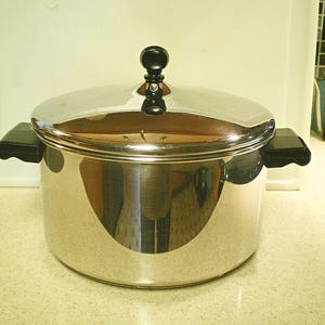 Farberware 6 Quart Stock, Soup, Sauce Pot Vintage 1990s, 18/10 Stainless Steel