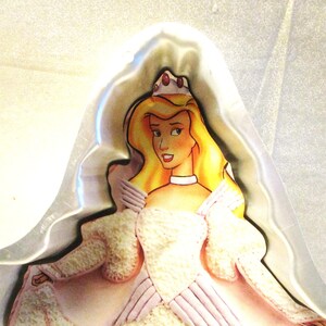Vintage Wilton Swan Princess Cake Pan - 1990s Birthday Celebration