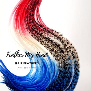 Puede incluir: Plumas para el cabello de color rojo, blanco y azul. Las plumas están dispuestas en forma de onda. El texto "Feather My Head" y "HAIR FEATHERS" es visible. "Peace - Love - Feathers" también es visible.