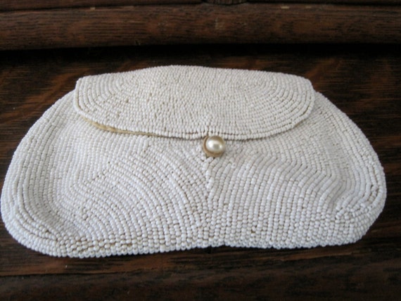 Pretty Antique White Beaded Purse with Mirror and… - image 2