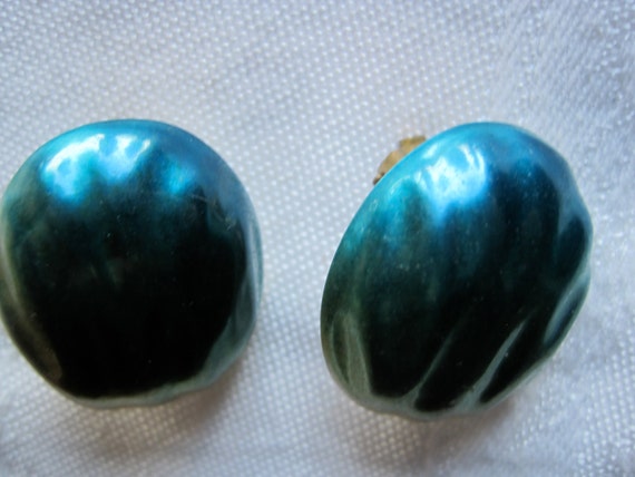 Vintage Teal Green & Chartreuse Clip Earrings - image 3