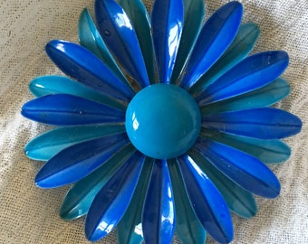 Pretty Vintage Shades of Blue Enamel Layered Daisy Pin