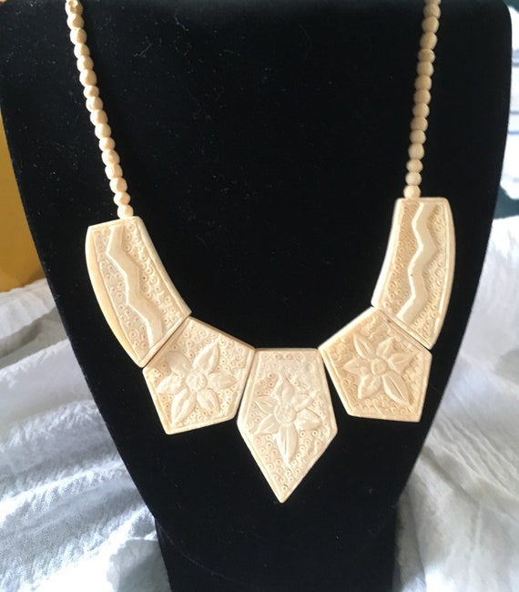 Vintage Cream Carved Floral Plastic Tile Necklace