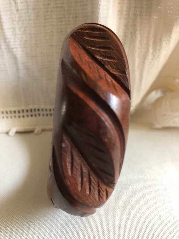 Vintage Wood Carved Leaf Bangle Bracelet - image 9