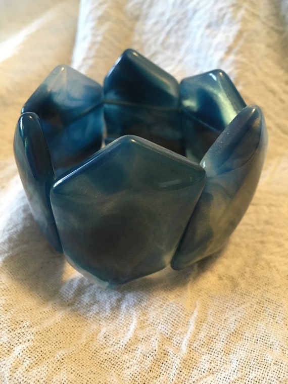 Vintage Chunky Blue & Gold Marbled Lucite Plastic… - image 9