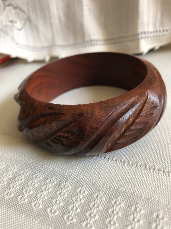 Vintage Wood Carved Leaf Bangle Bracelet - image 3