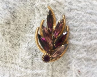 Vintage Floral Gold Tone Purple/Amethyst Rhinestone Brooch