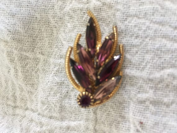 Vintage Floral Gold Tone Purple/Amethyst Rhinesto… - image 1