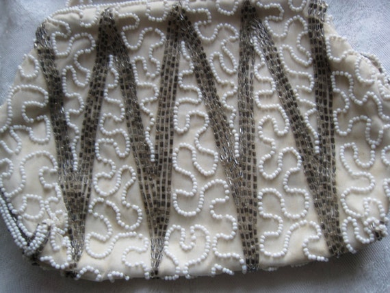 Pretty Vintage Walborg White and Silver Beaded Pu… - image 2